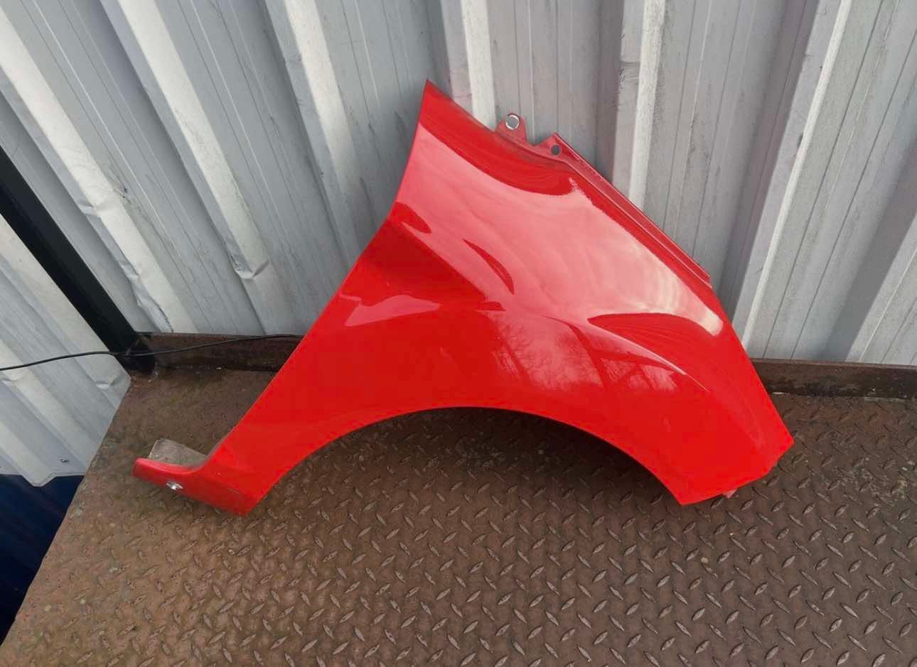 Kit for for Ford Fiesta Mk7 :Front bumper and two headlights, ideally in Race Red, side panels - view 4