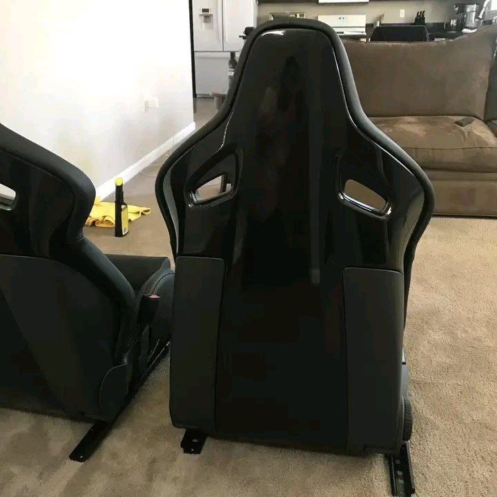 Recaro Wingback Seats Volkswagen Golf R - view 3