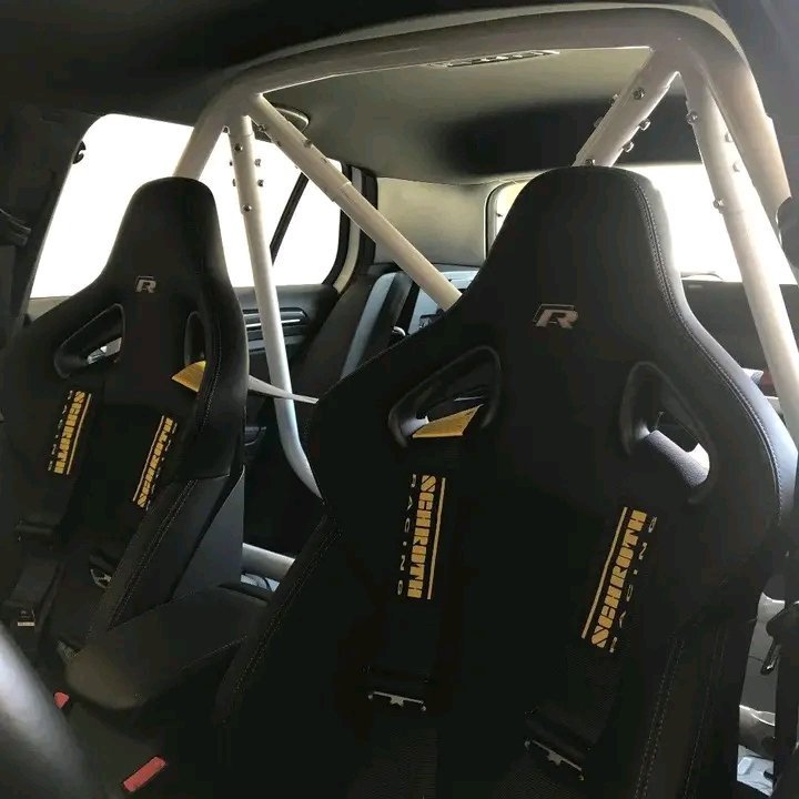 Recaro Wingback Seats Volkswagen Golf R - view 5
