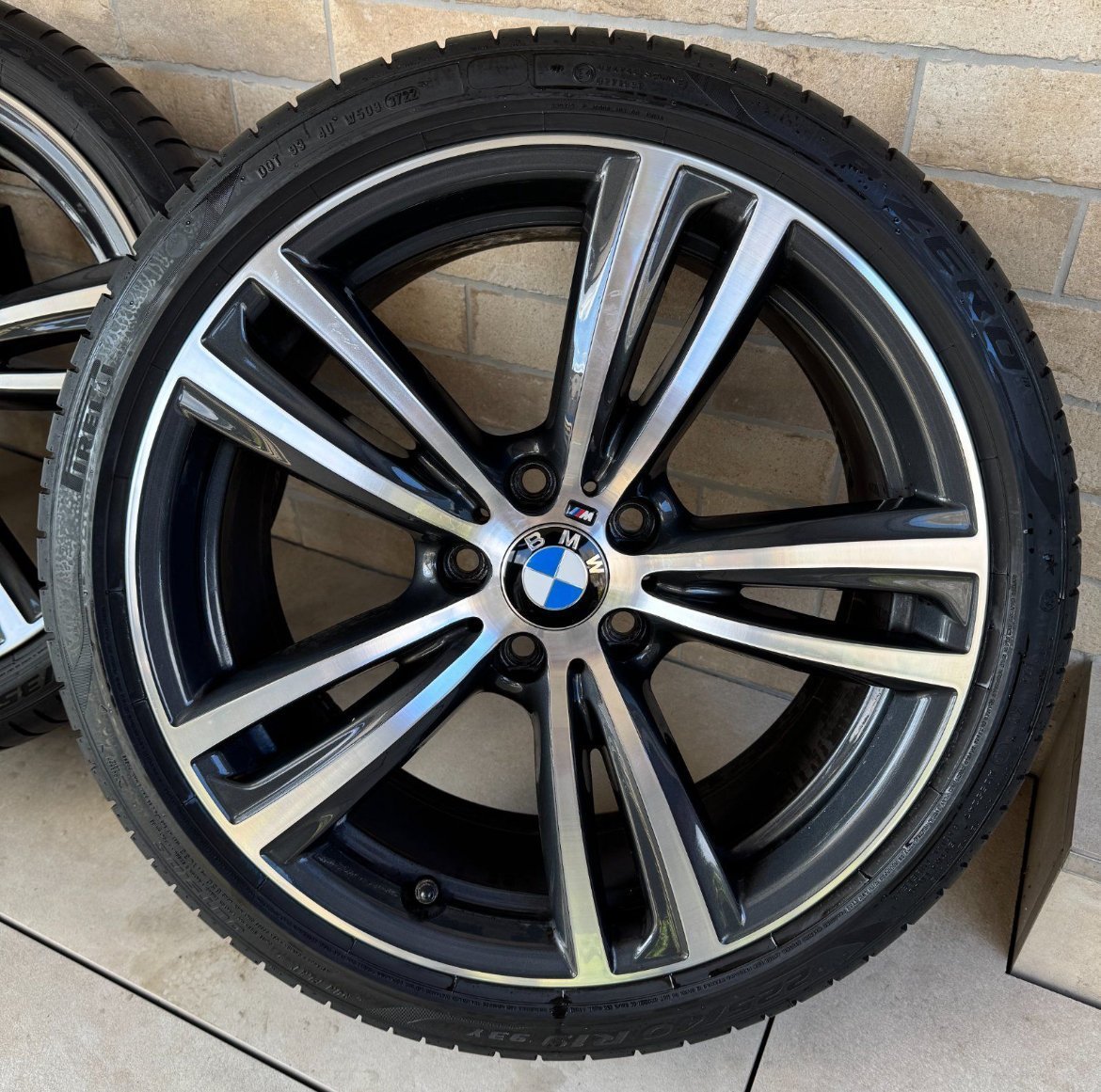 Complete original BMW M442 19" wheel set - view 2