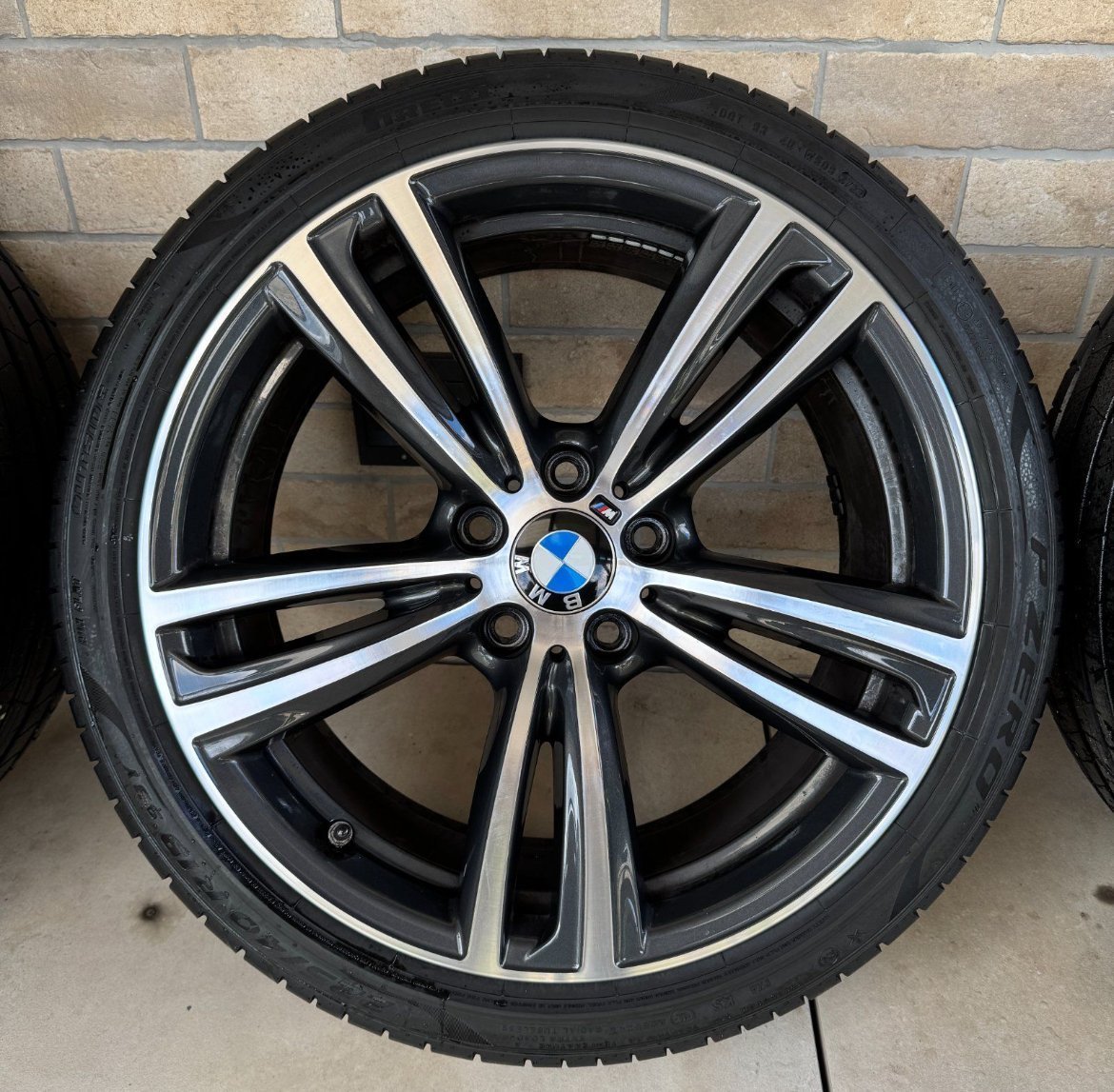 Complete original BMW M442 19" wheel set - view 4