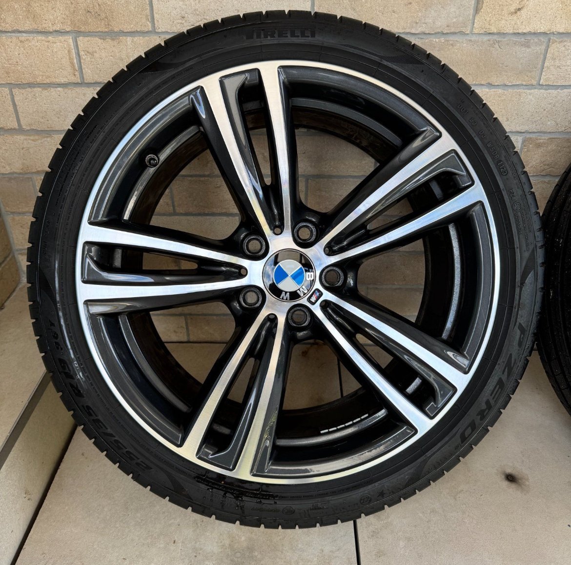 Complete original BMW M442 19" wheel set - view 5