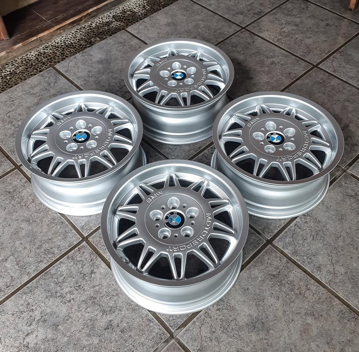 BMW Style 22 rims – Like new!