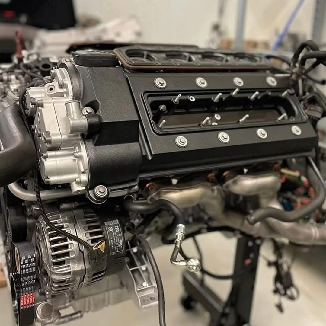 NEW Replacement Kit for BMW E39 M5 (S62B50) - view 2