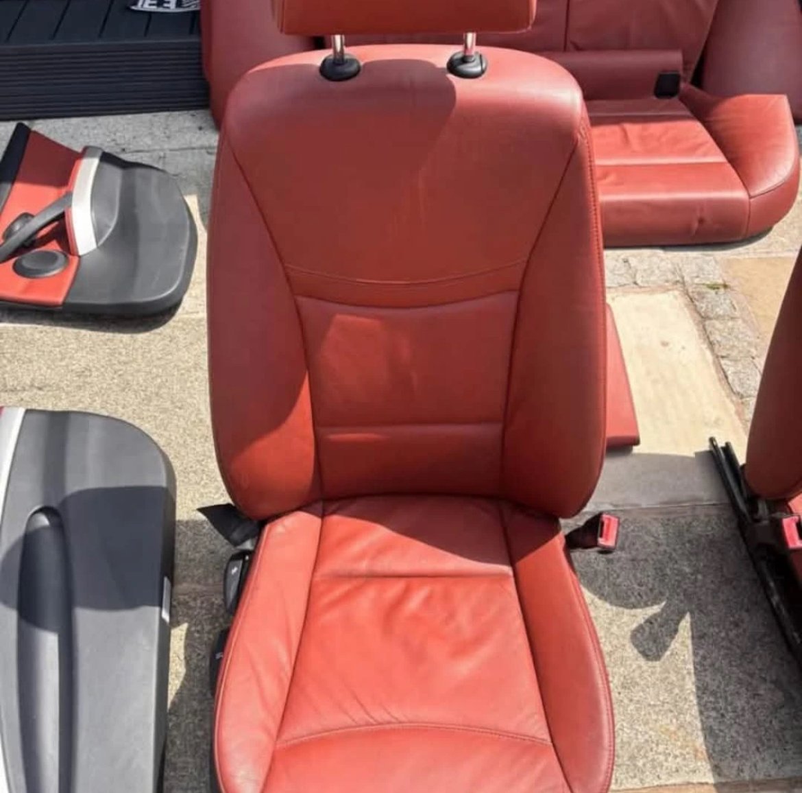 BMW E90 / E91 seats - view 3