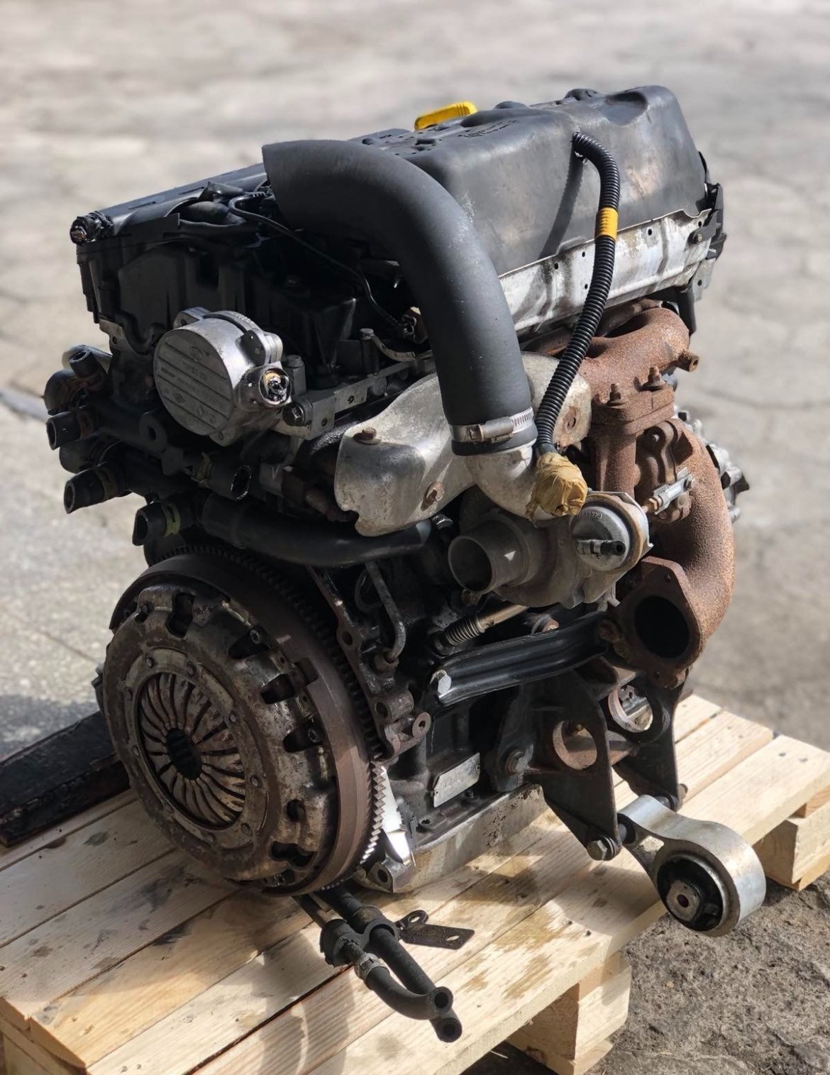 G9T 722 engine – 85,000 km - view 2
