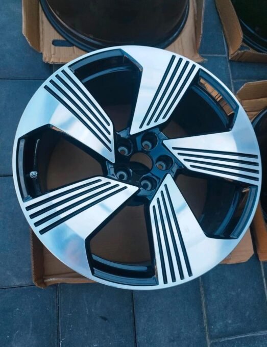 Audi rims - view 1