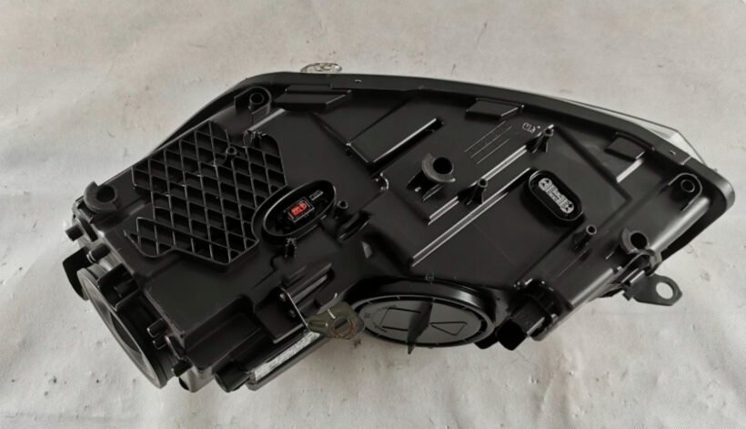 Vw GOLF 6 headlights - view 4