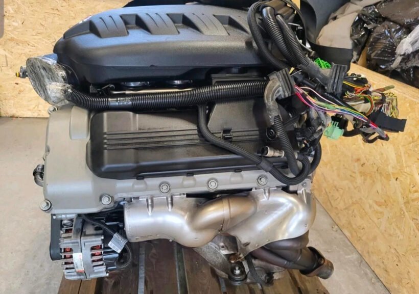 m3 e90 32 93 engine - view 2