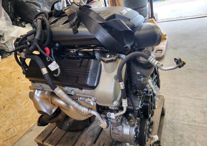 m3 e90 32 93 engine - view 5