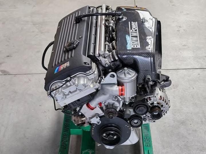 BMW E46 M3 CSL engine – S54B32 - view 2
