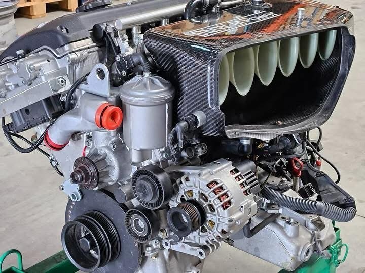 BMW E46 M3 CSL engine – S54B32 - view 7