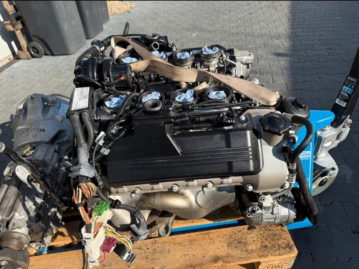 Complete engine BMW M3 S65B40A – E90, E92, E93 - view 2