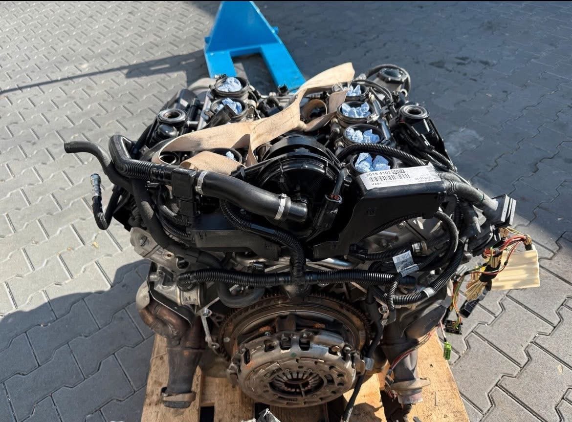Complete engine BMW M3 S65B40A – E90, E92, E93 - view 3