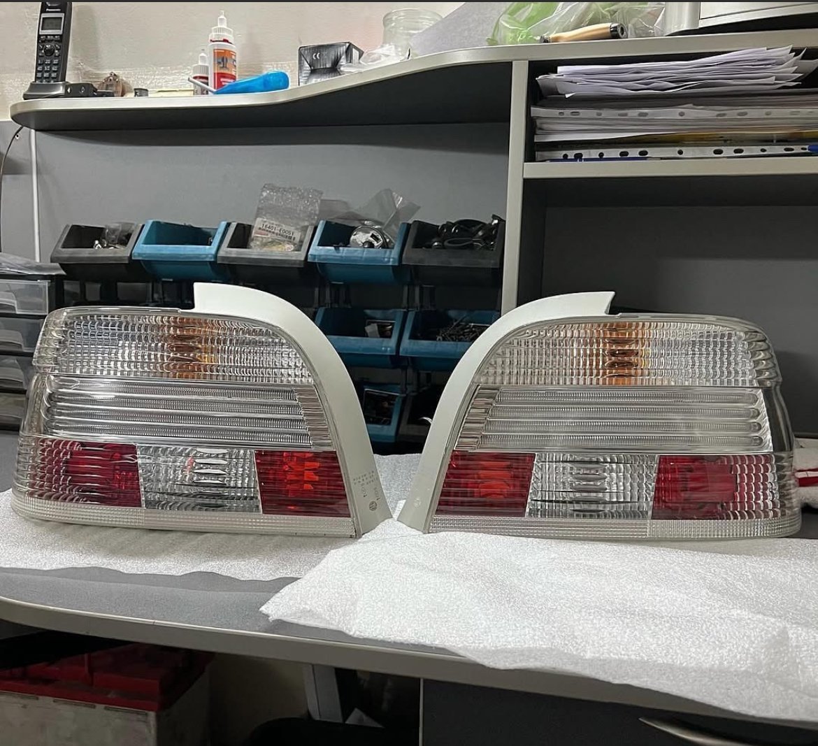 BMW E39 Front Headlights – Hella White - view 2