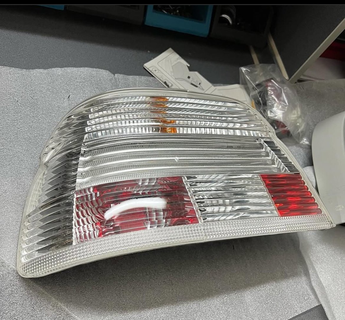 BMW E39 Front Headlights – Hella White - view 5