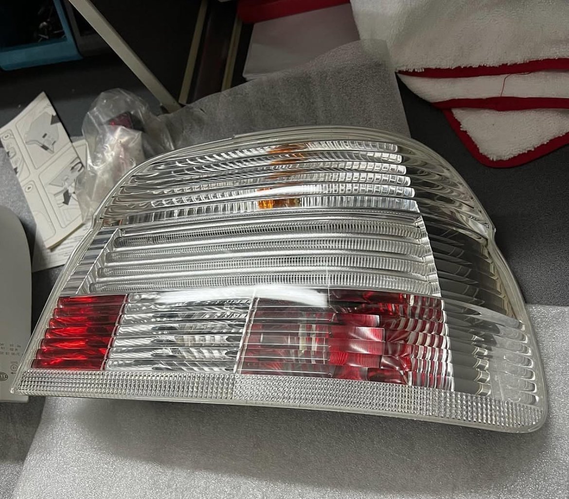 BMW E39 Front Headlights – Hella White - view 4