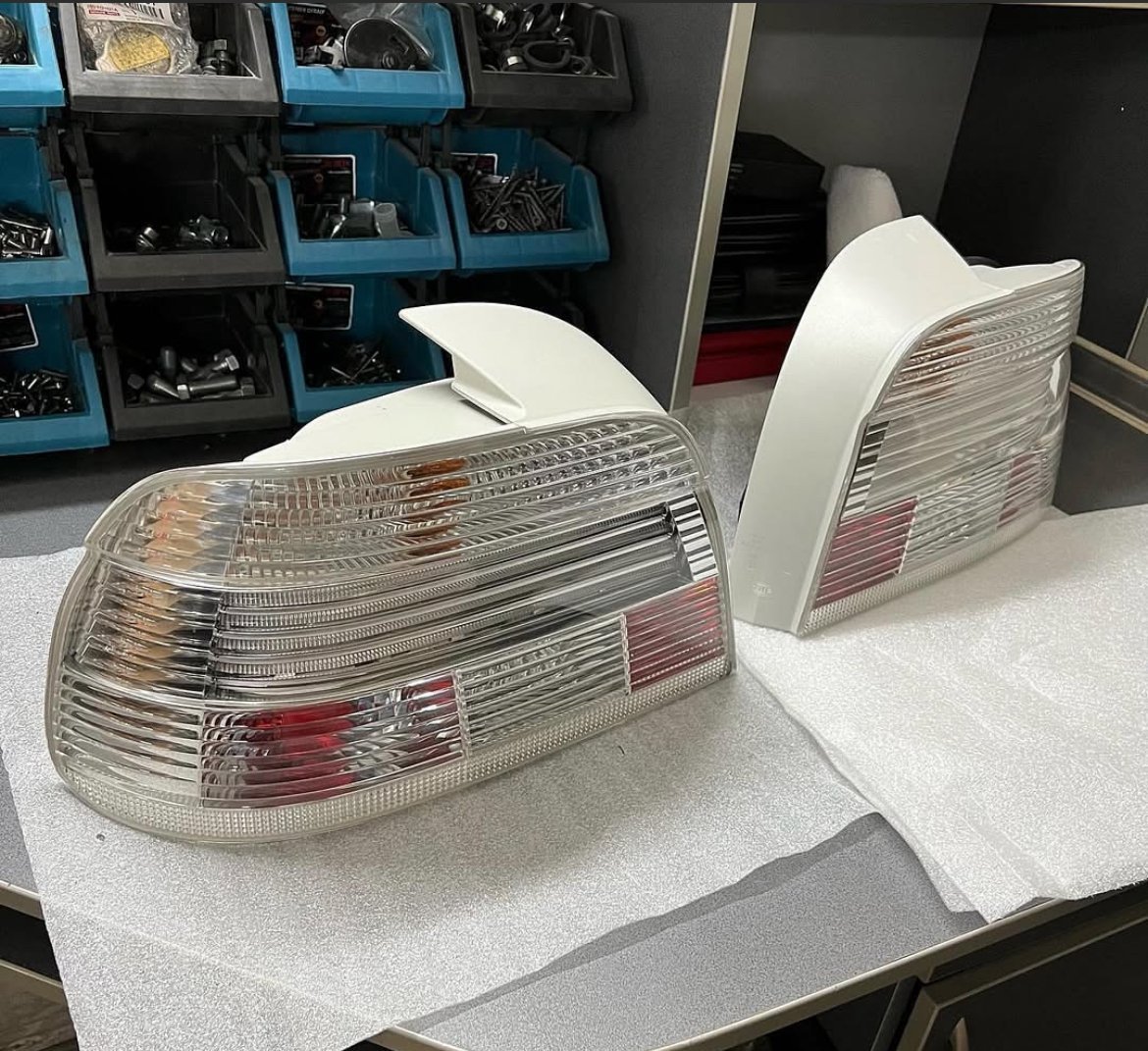 BMW E39 Front Headlights – Hella White - view 3