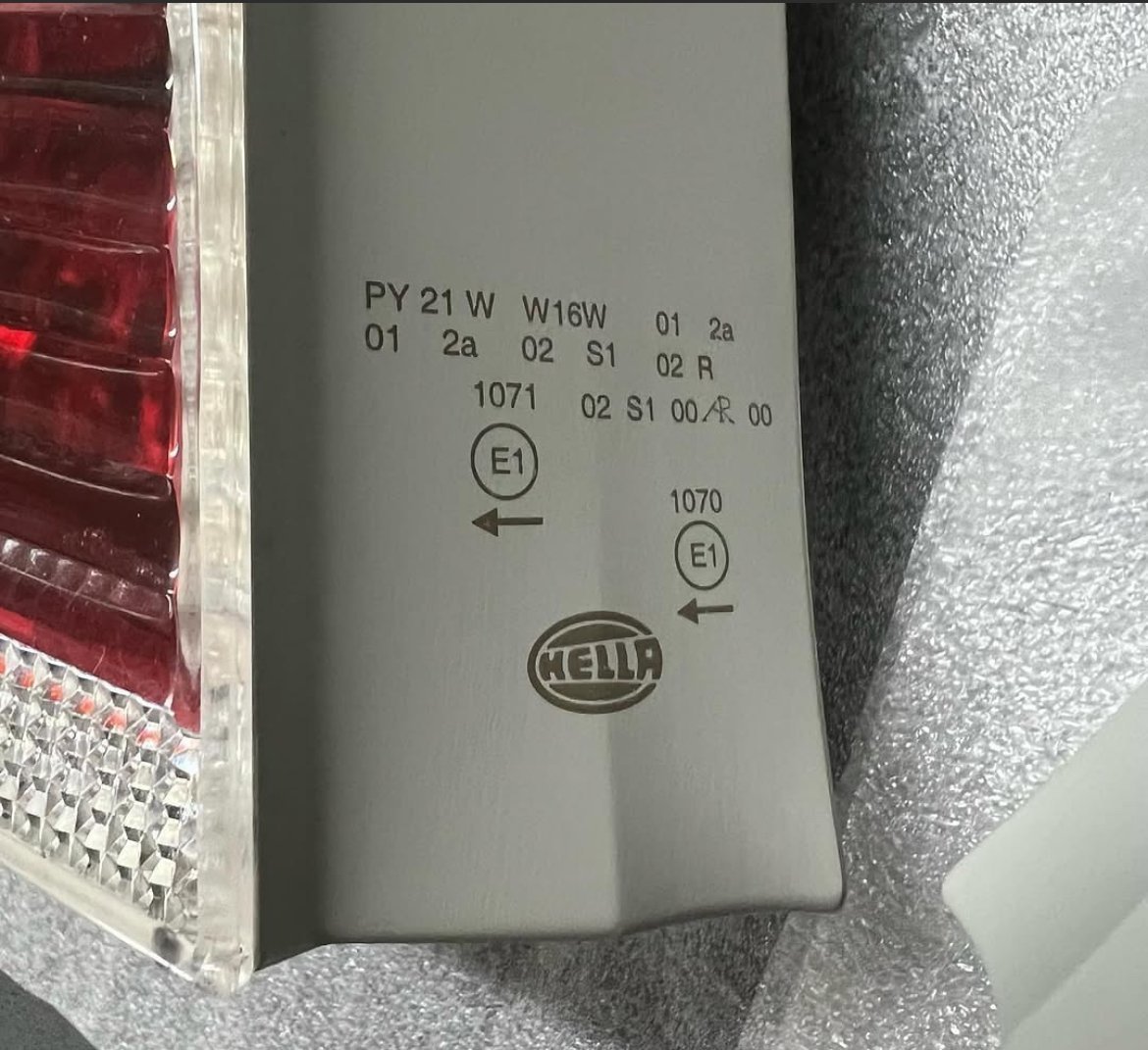 BMW E39 Front Headlights – Hella White - view 6