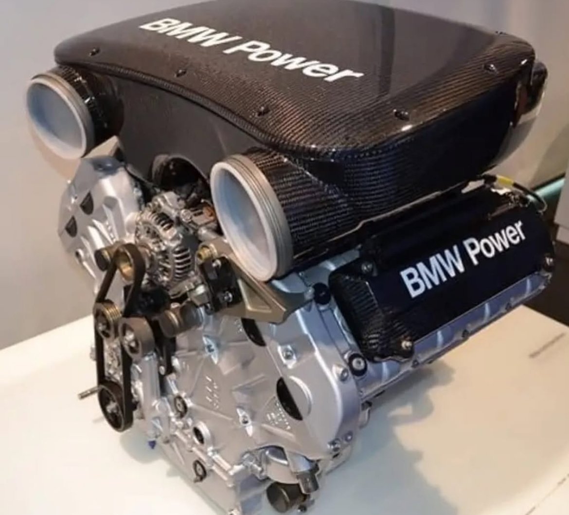 BMW P60B40 Legendary V8 Engine - view 6