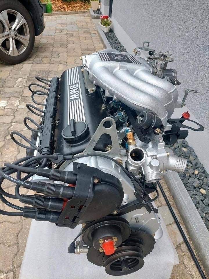 BMW E30 320i/325i Engines for sale - view 2