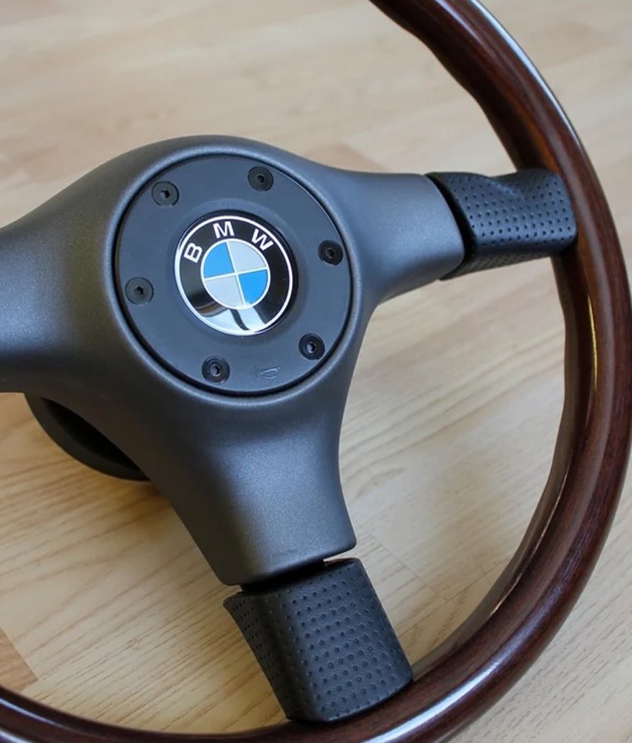 BMW E30 Nardi Woodline steering wheel - view 3