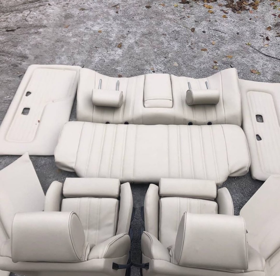 BEIGE INTERIOR BMW E30 COUPE - view 7