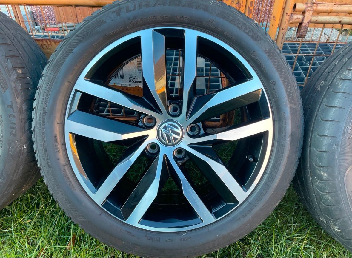complete original VW Madrid wheels - view 4