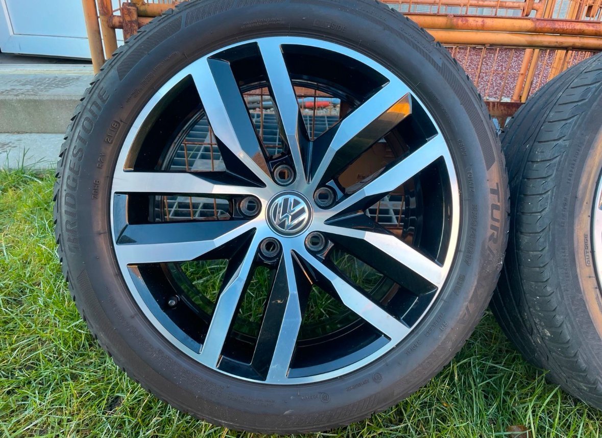 complete original VW Madrid wheels - view 5