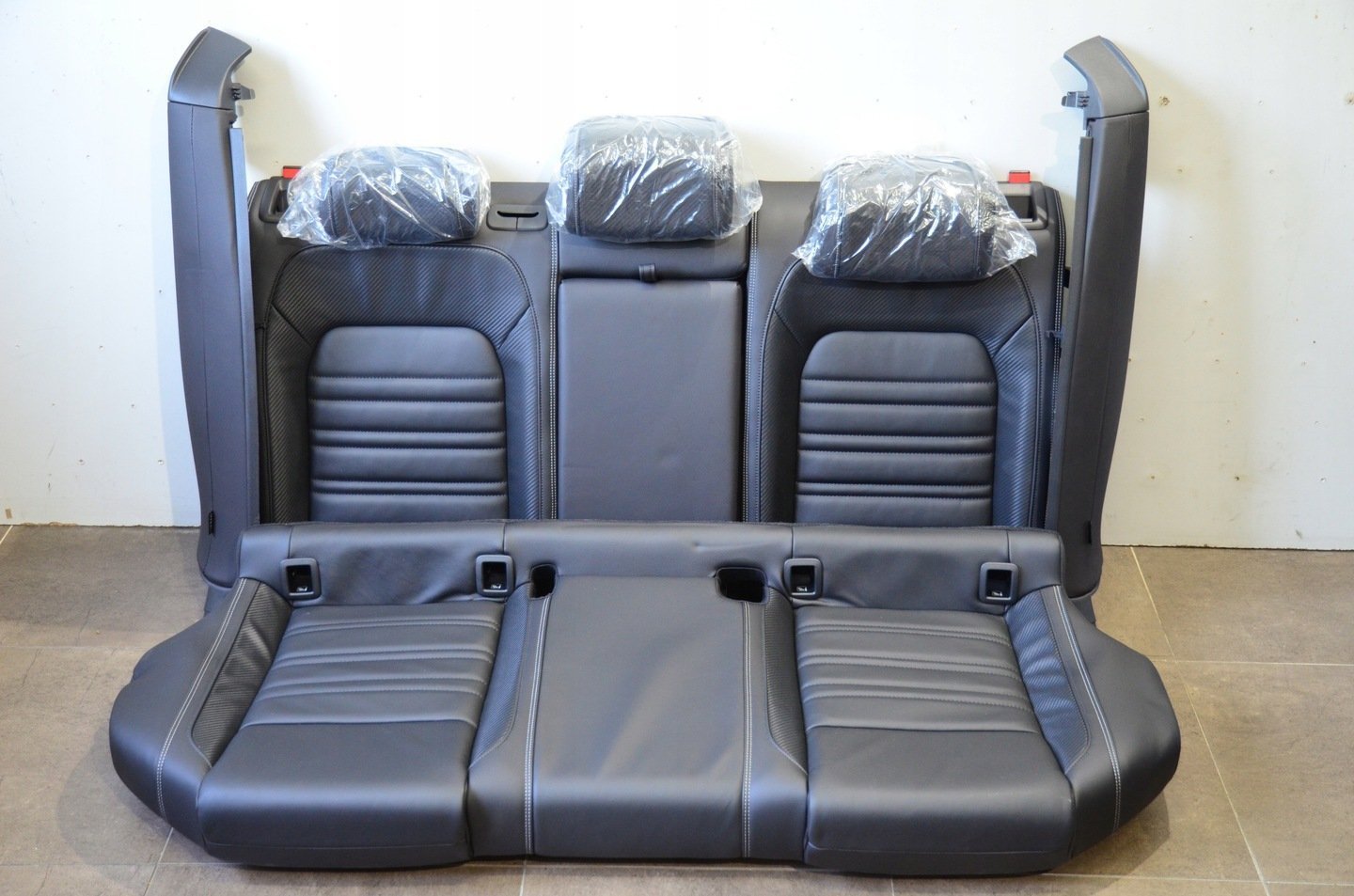 Interior VW PASSAT B8 LIFT R-LINE 2018 NEW CARBON BLACK LEATHER - view 2