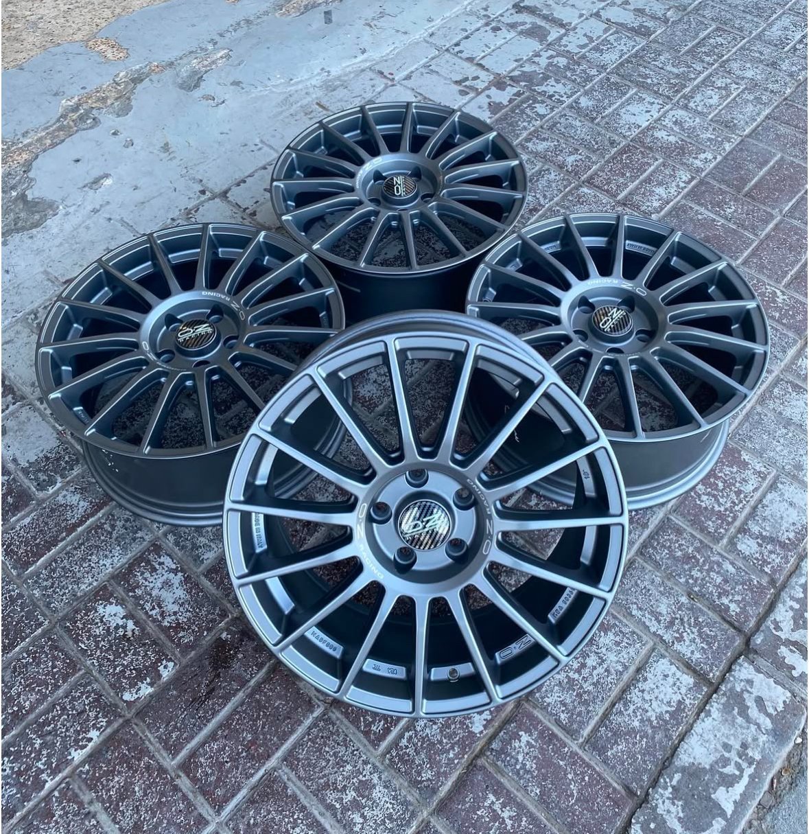 OZ Superturismo LM wheels