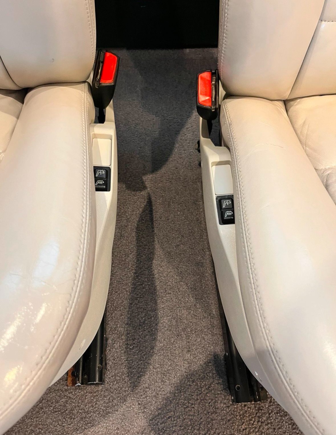 BMW E32/E34 Front Leather Seats - view 6