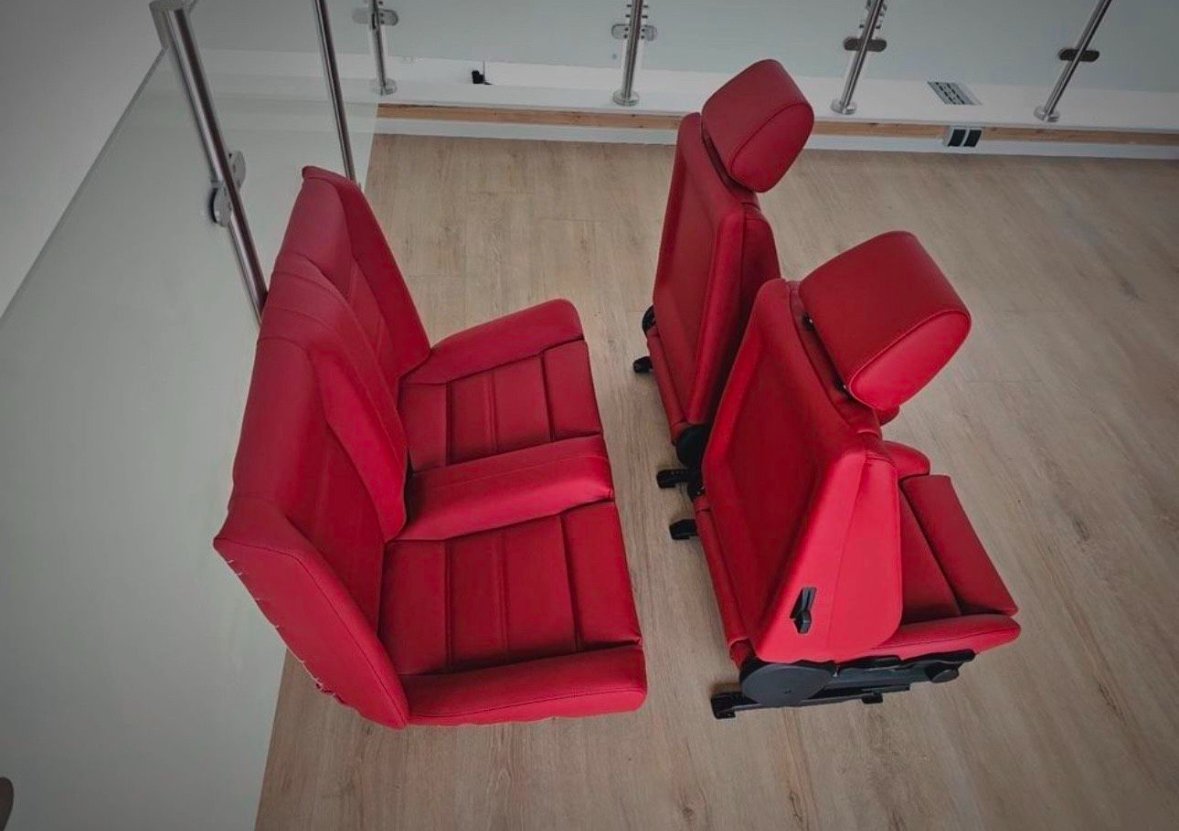 Upholstered Interior BMW E30 Convertible - view 5