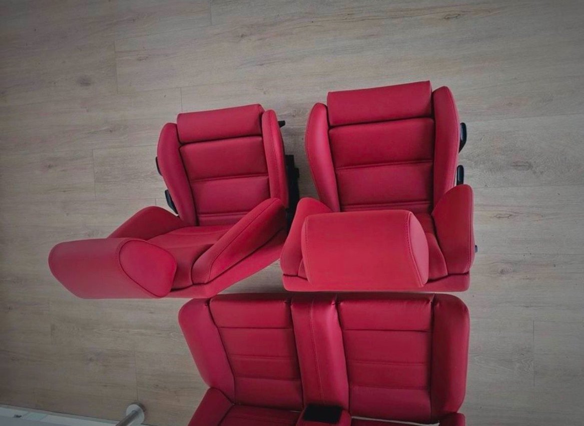 Upholstered Interior BMW E30 Convertible - view 6