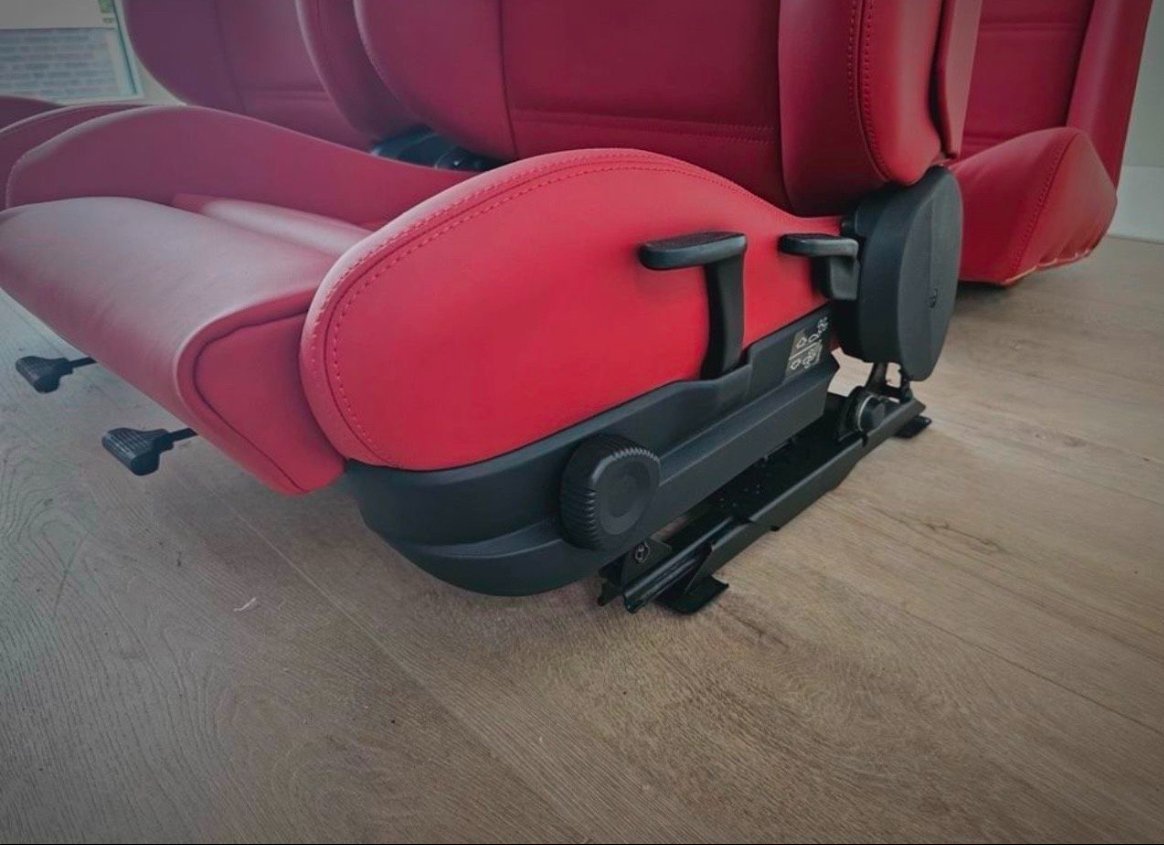 Upholstered Interior BMW E30 Convertible - view 7