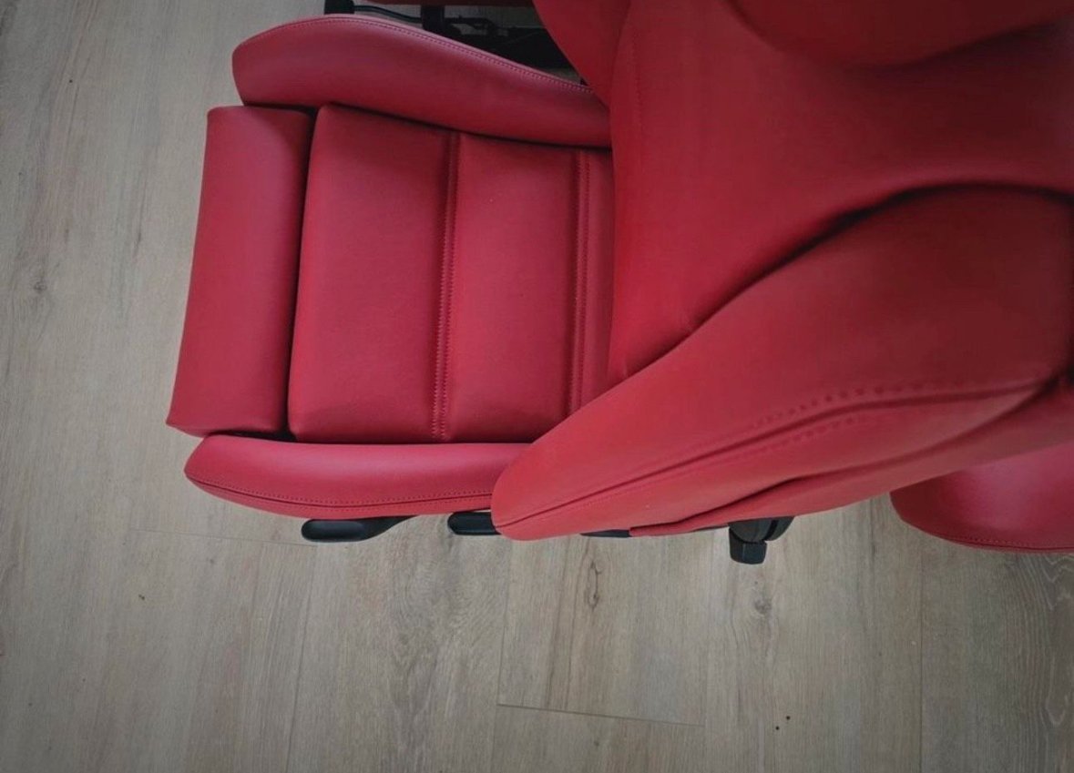 Upholstered Interior BMW E30 Convertible - view 8
