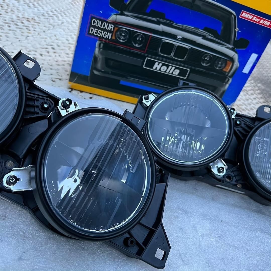 HELLA Black BMW E34 - Original Stock - view 1