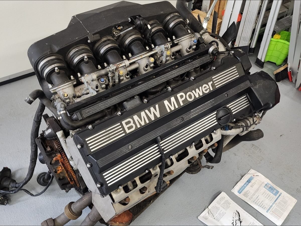 BMW Motorsport M5 E34 Engine S38B36 - view 7