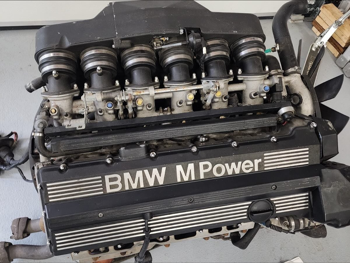BMW Motorsport M5 E34 Engine S38B36 - view 6