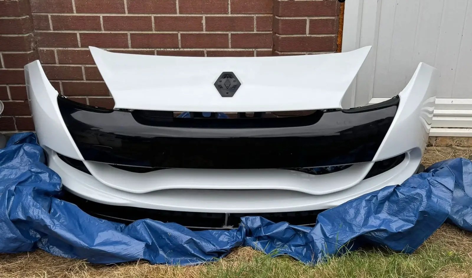 Renault Clio 3 (MK3) front bumper – Sport Style