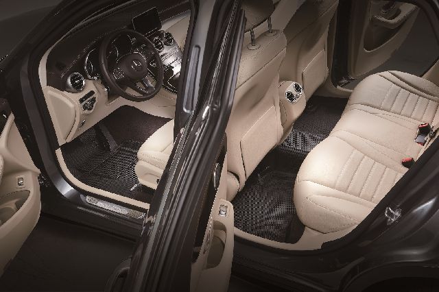 2023 GMC Sierra 1500 Floor Mat Set  - Front and Rear 3D MAXpider - view 4