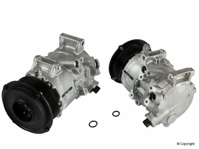 2007 Toyota RAV4 A/C Compressor Denso - view 3