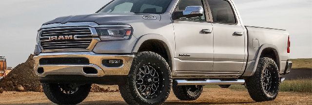 2019 Ram 1500 Step Nerf Bar 8 Cyl 5.7L GEM TUBES