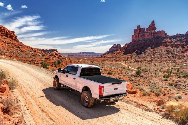2023 Toyota Tundra Tonneau Cover Truxedo - view 3